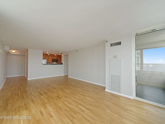 5th image of 345 N La Salle Dr APT 4207