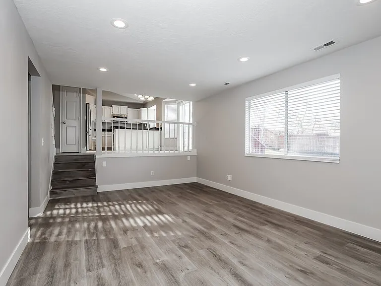 990 E Diana Hills Way — Photo 9