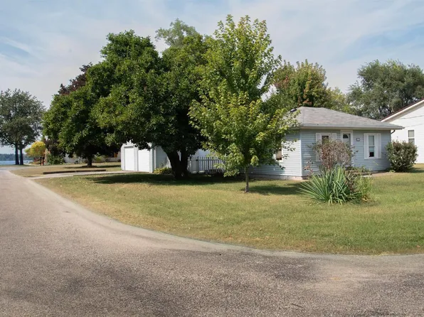 601 N 2nd St, Oquawka, IL 61469