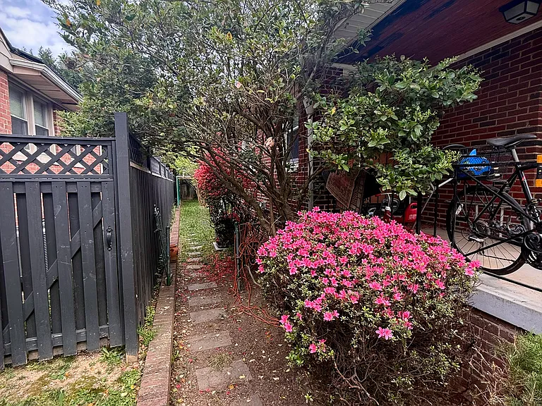 13th Pl NW — Photo 9