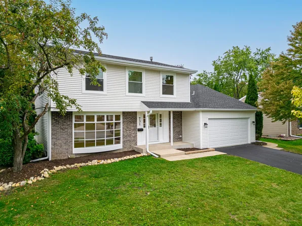 731 Country Ln N, Roselle, IL 60172