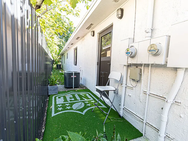 518 NW 94th St — Photo 26