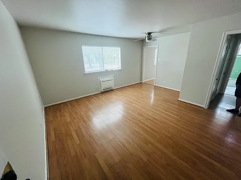 4012 N Hall St #1A — Photo 4