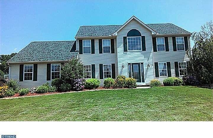 1st image of 126 E Delaware Canal Ct