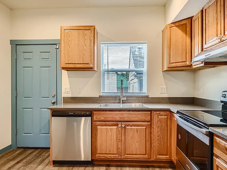 4783 NE 108th Ave — Photo 6