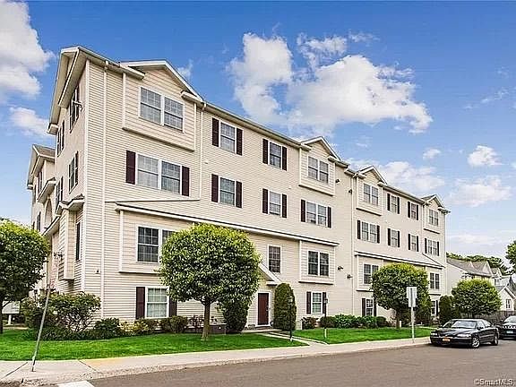 The Unit is a corner unit offering some awesome light and additional square footage than other units in this 8 unit complex.