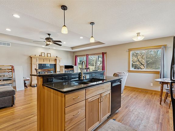 4th image of 1338 Parkwood Dr SE