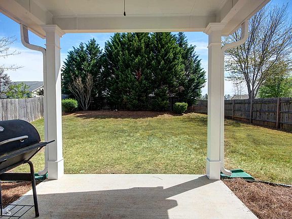5th image of 42 Parklane Cir