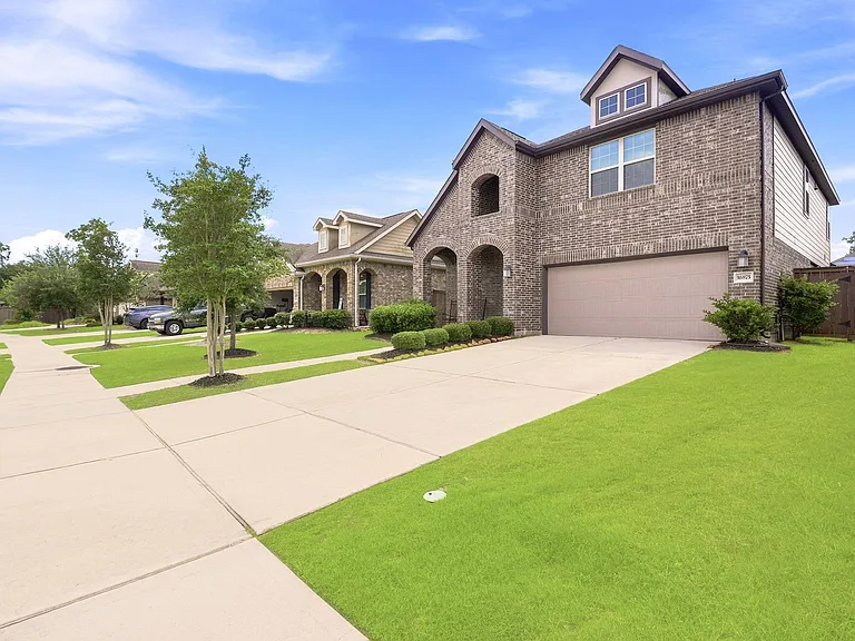 16875 Olympic National Dr — Photo 2