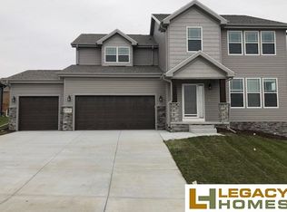 11515 Shepard St, Papillion, NE 68046