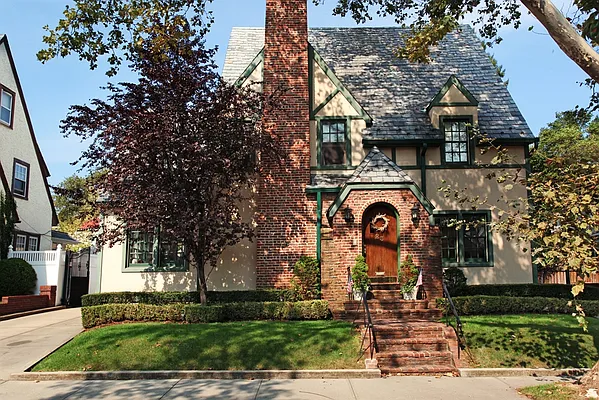 Sold by Corcoran | media 6