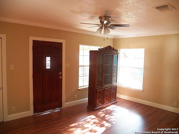 4th image of 1262 W Pyron Ave