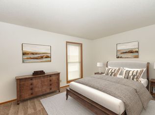 Oakleaf Townhomes, Burnsville, MN 55337