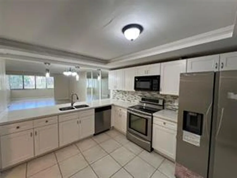8040 Hampton Blvd #104 — Photo 26