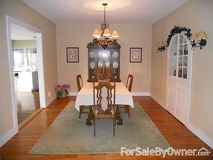 FORMAL DINING ROOM