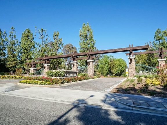 4th image of 23147 Napa Dr