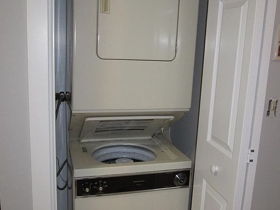 Washer/Dryer in Unit