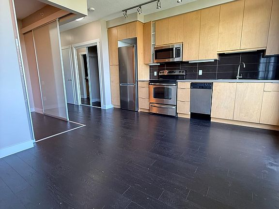 5th image of 9025 Highland Ct #507