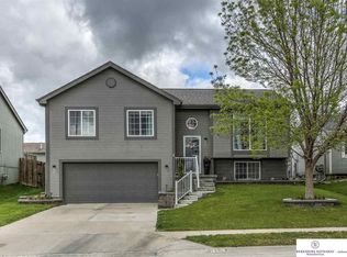 16910 Larimore Ave, Omaha, NE 68116