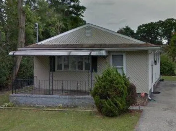 6 Poplar Road, Amityville, NY 11701