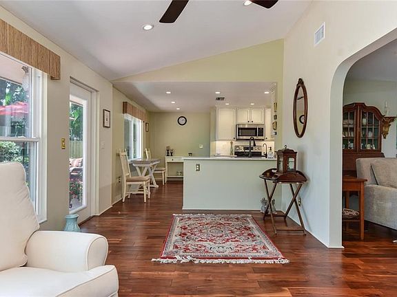 4th image of 2915 Pinecrest St