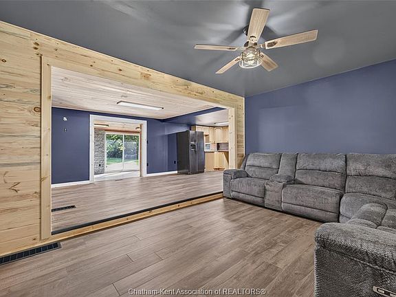 5th image of 20847 Victoria Rd