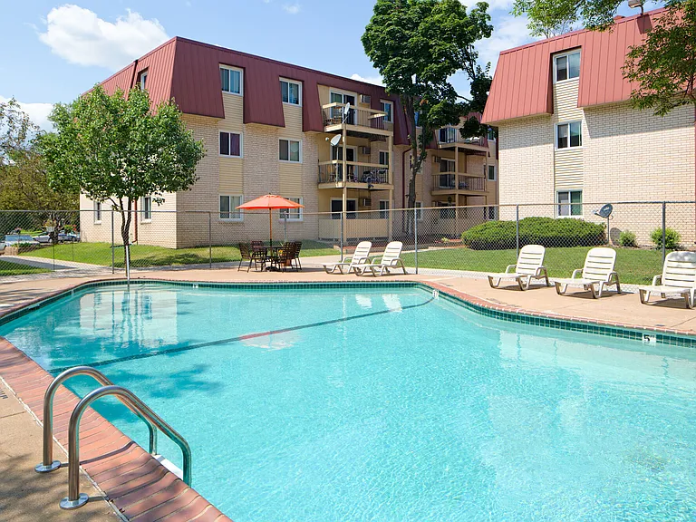 Lamplighter Village Apartments — Photo 9