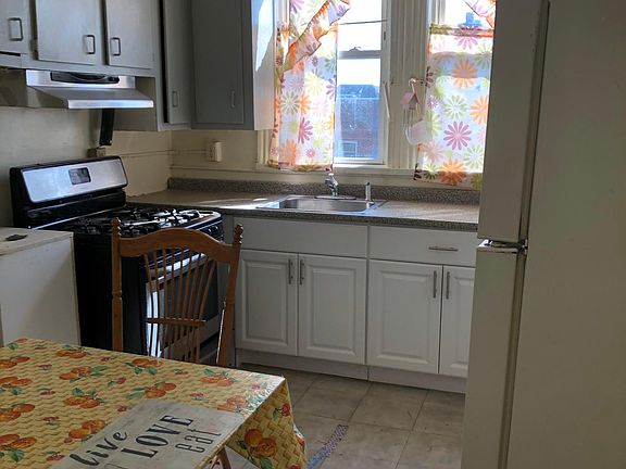 4th image of 11104 Jamaica Ave Floor 2