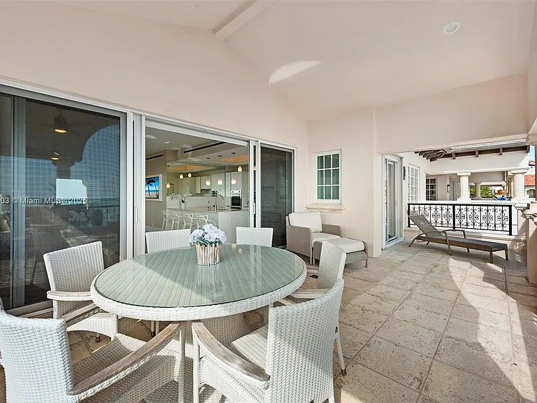 19253 Fisher Island Dr #19253 — Photo 38