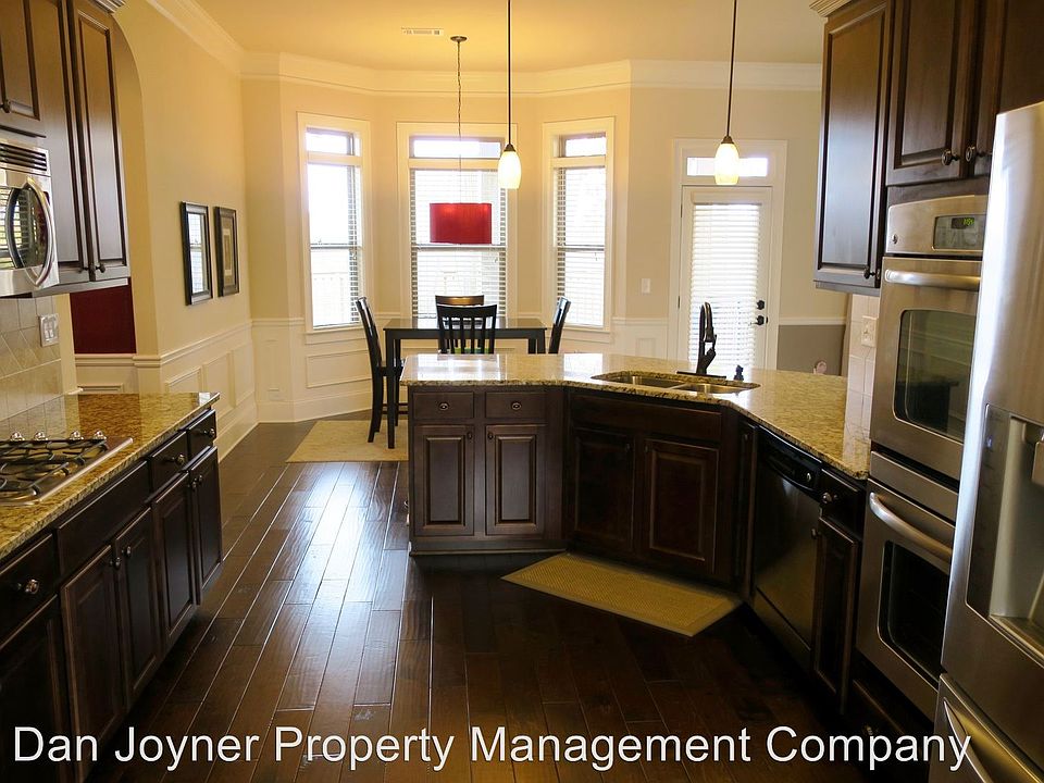1st image of 119 Versilia Ln