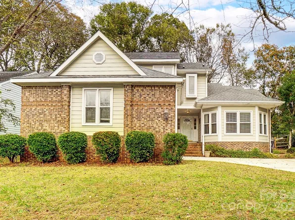 10454 Fairway Ridge Rd, Charlotte, NC 28277