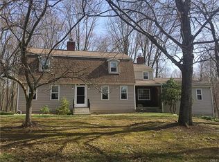 18 Cannon Dr, Newtown, CT 06470