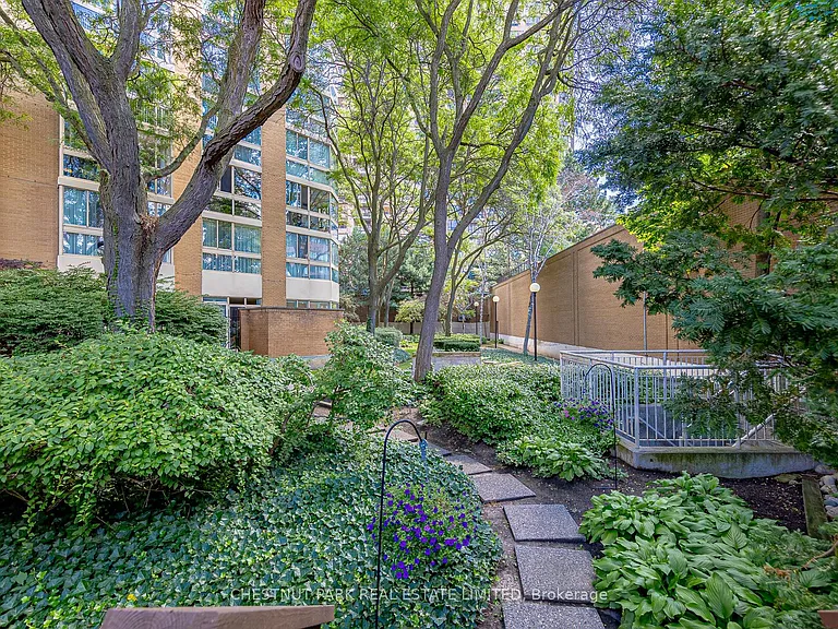 131 Beecroft Rd #1504 — Photo 45