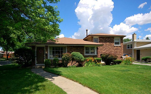 1st image of 4940 W 106th Pl
