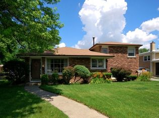 4940 W 106th Pl, Oak Lawn, IL 60453
