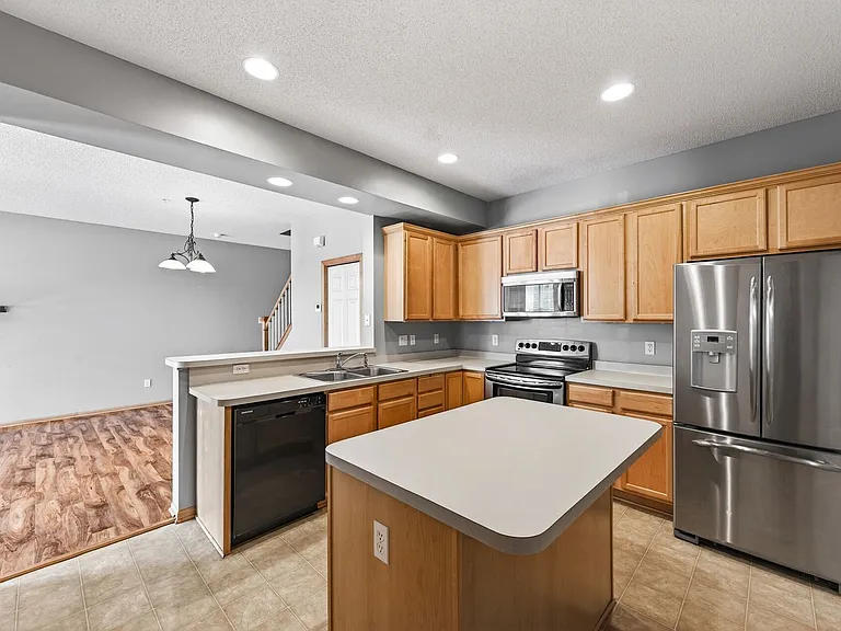 12210 Urbank St NE #B — Photo 18