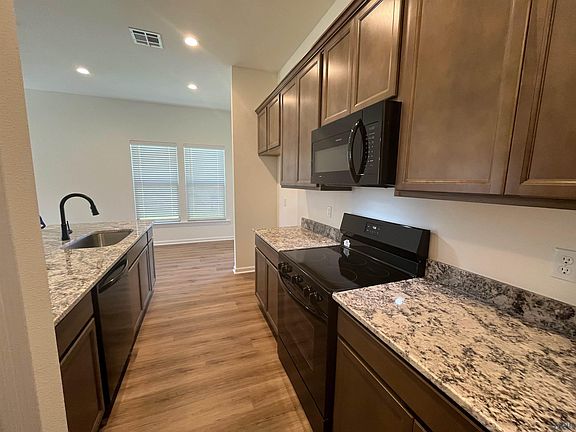 3rd image of 123 Headland Dr