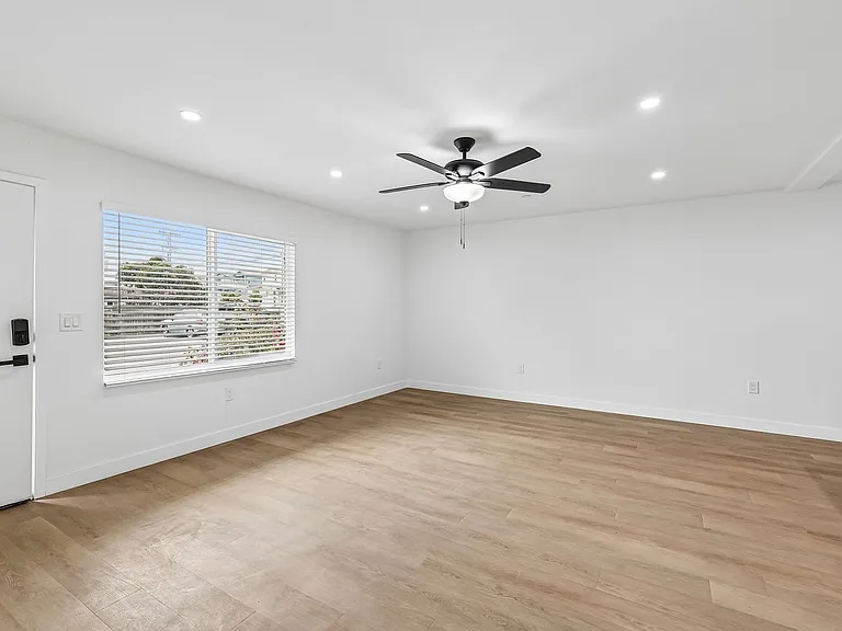 Salt + Sea - Luxury Coastal Apartments near Carlsbad Village — Photo 56