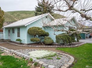 3221 Allyn Ln, Monitor, WA 98836