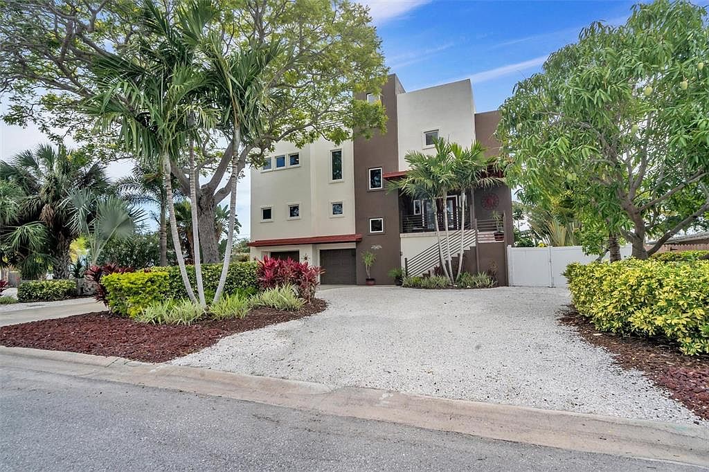 10206 4th St E, Treasure Island, FL 33706 Zillow