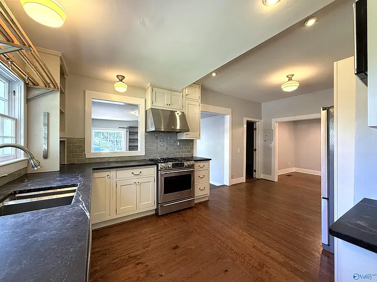 1222 Clinton Ave SE — Photo 8