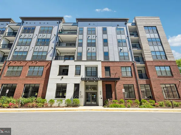 104 Saint Ives Pl Unit 402, Oxon Hill, MD 20745