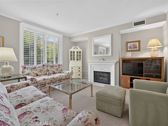 2nd image of 3273 Watermarke Pl