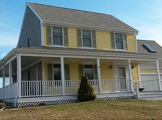 40 John Kesson Ln, Middletown, RI 02842