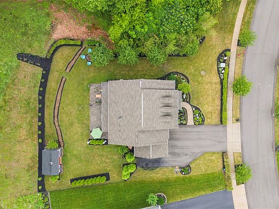 3rd image of 140 Overbrook Dr