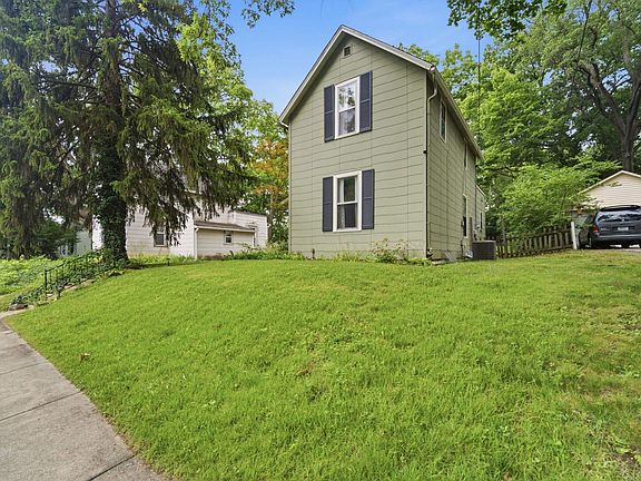 3rd image of 619 Rose St