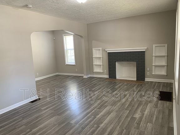 2nd image of 1730 Winfield Ave