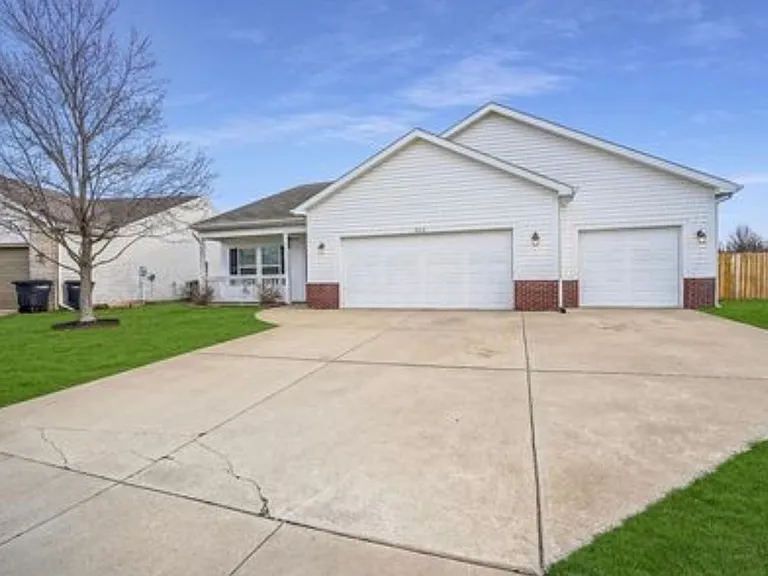 2712 Gulfstream Ln — Photo 4