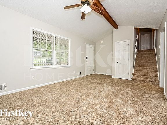 2nd image of 1247 Mountain Dr NE