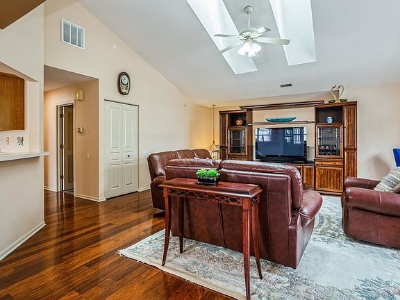 3rd image of 2272 S Lincoln St #302B